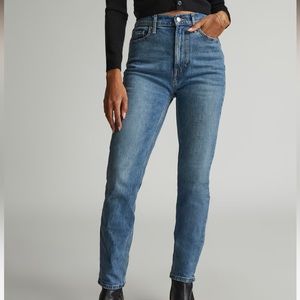 Everlane Original Cheeky Jean, size 27. Excellent preowned condition.
